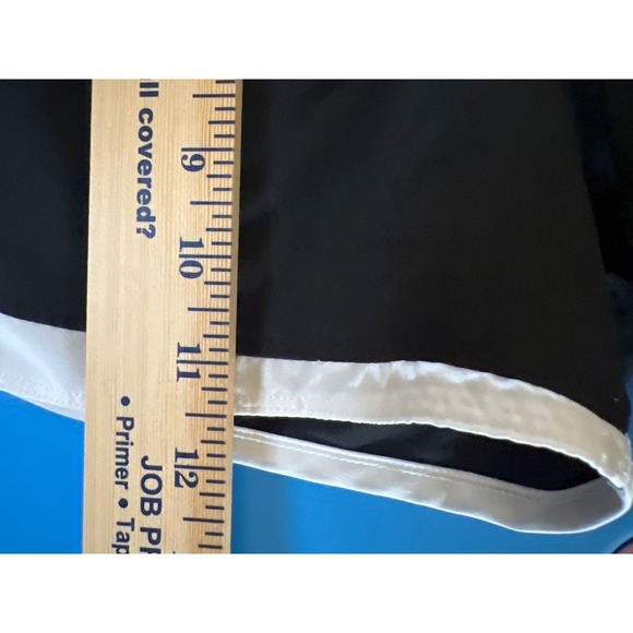 Under Armour Running Shorts Unisex Youth XL Drawstring Heat Gear Loose WhiteTrim - Picture 5 of 7